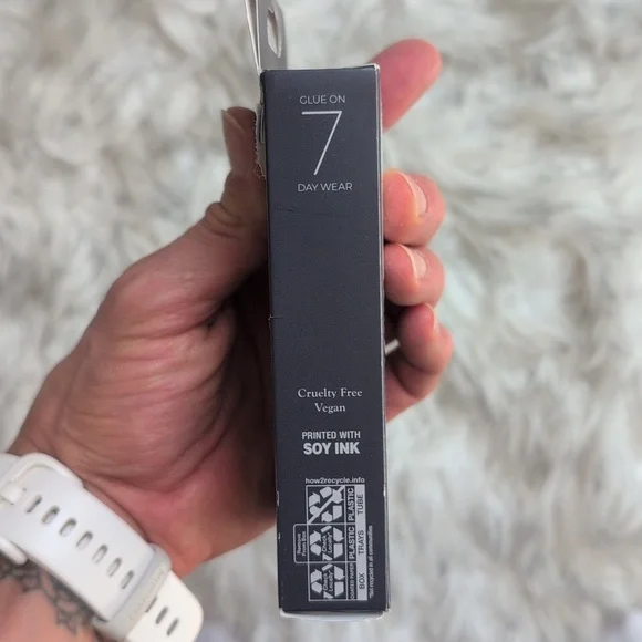 Kiss Gel Fantasy Allure Nails in Shimmering Cream - Picture 3 of 4